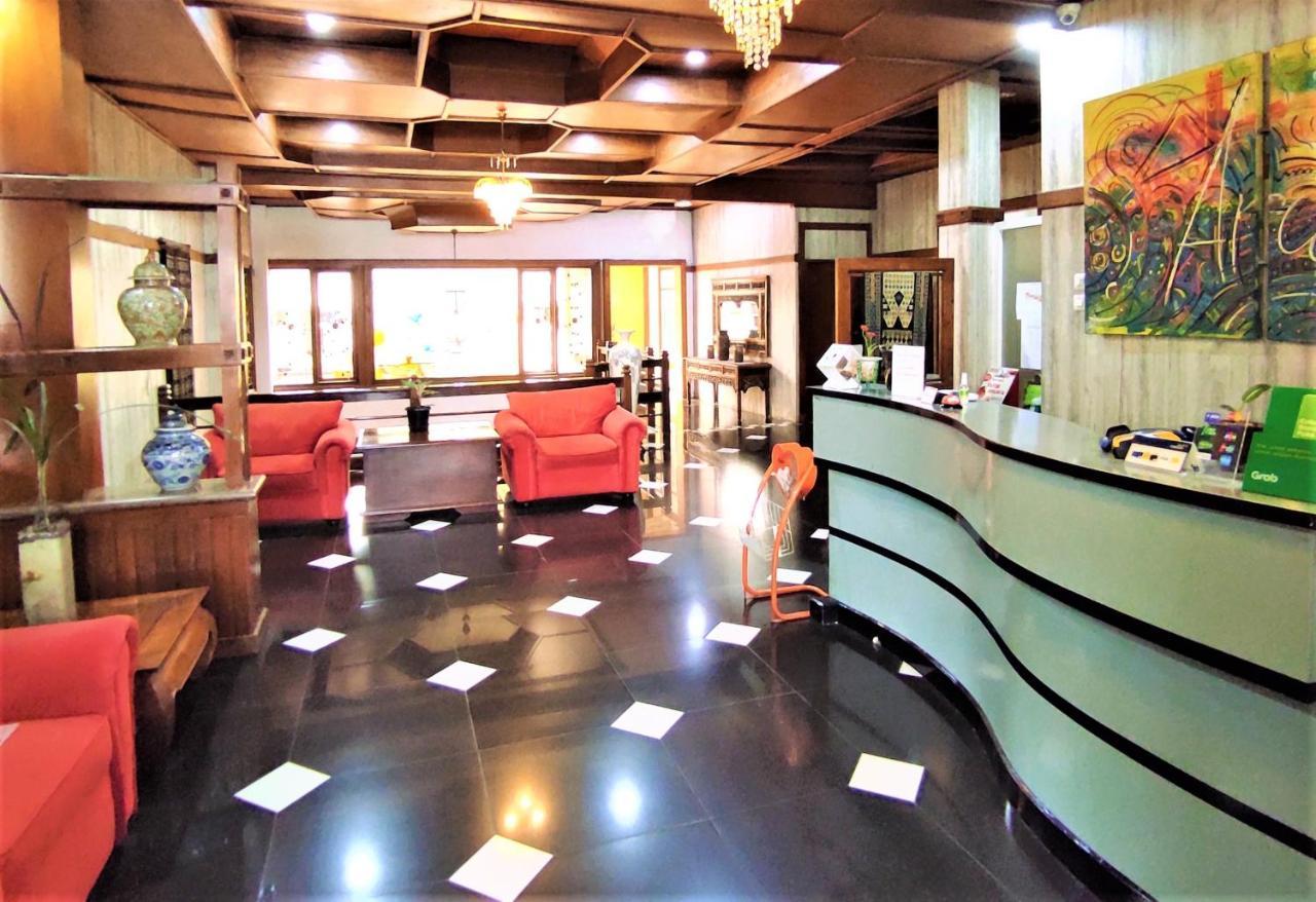 Arwiga Hotel Бандунг Екстериор снимка