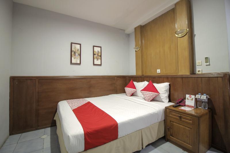 Arwiga Hotel Бандунг Екстериор снимка