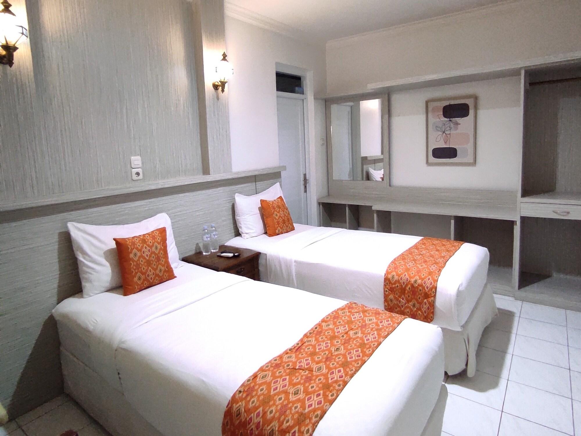 Arwiga Hotel Бандунг Екстериор снимка