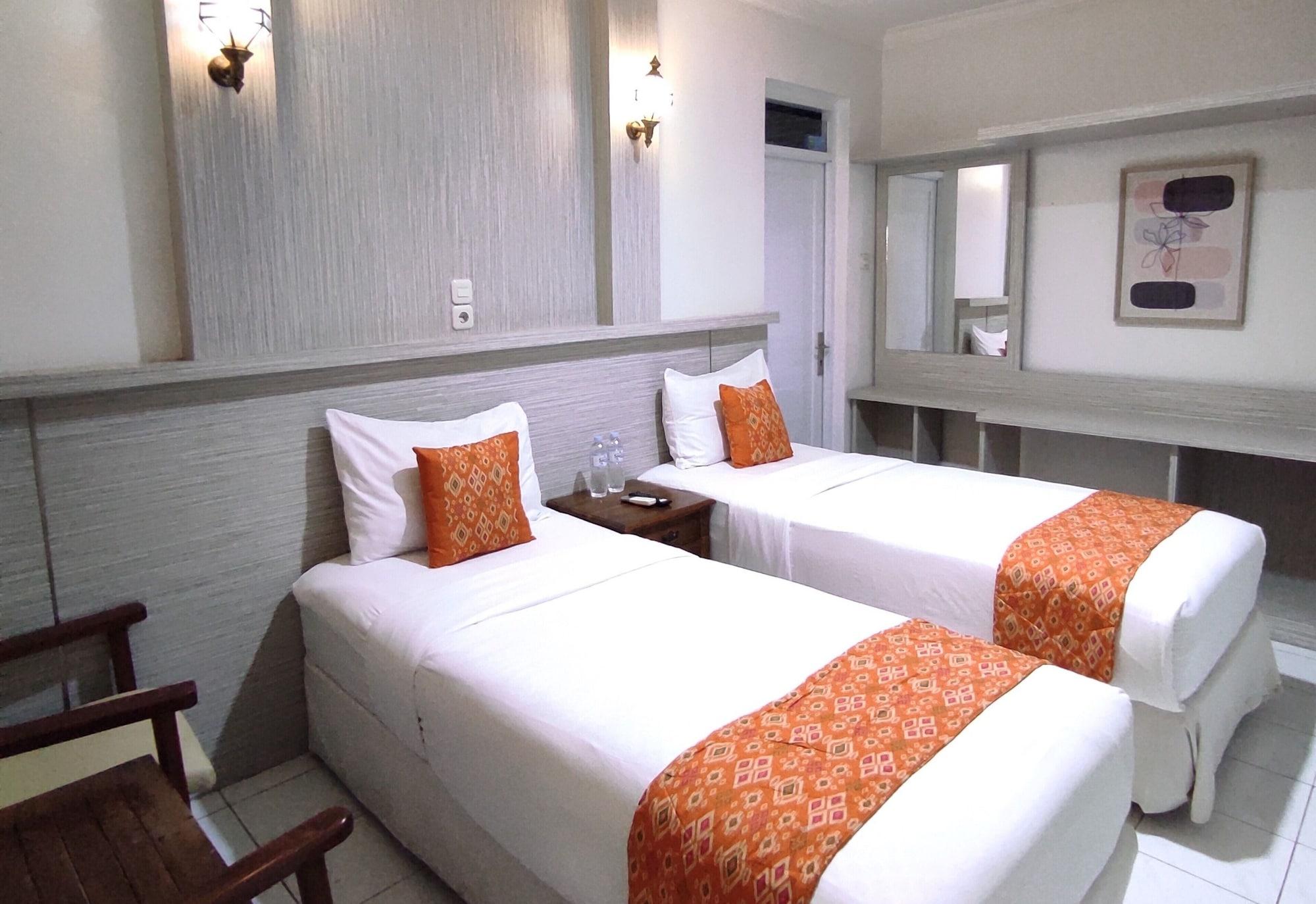 Arwiga Hotel Бандунг Екстериор снимка